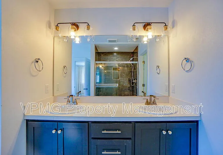 935 SE 36th St — Photo 39