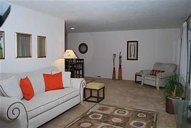 4th image of 4971 Delevan Dr