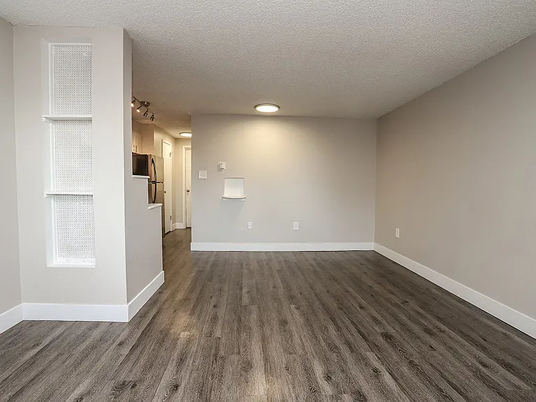 South Washington St Apts — Photo 40