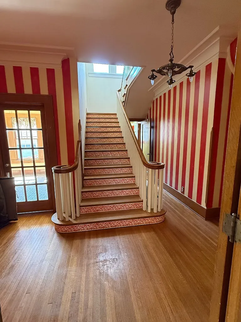 5 bed, 2904 sqft, $5,000 — Photo 3