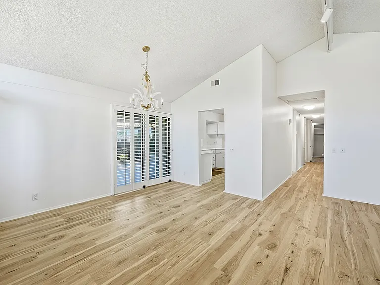 1457 Seven Hills Dr — Photo 29