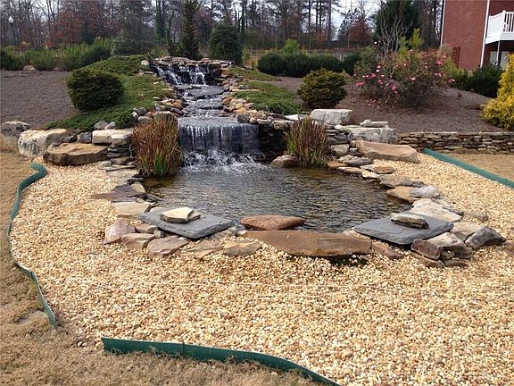 4th image of 5865 Garden Cir