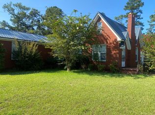 185 Curry St NE, Pelham, GA 31779