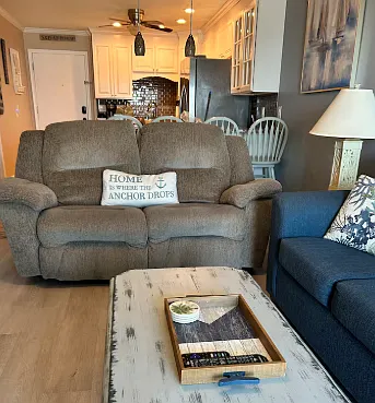 2 bed, 940 sqft, $2,050 — Photo 4