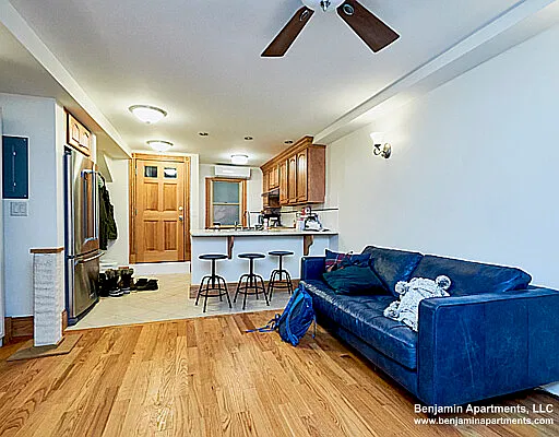 5 Phillips St #4