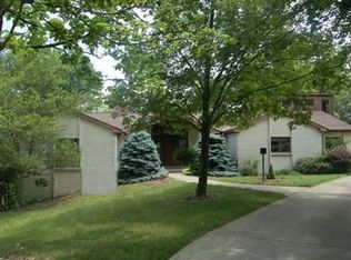 6195 Squirrelwoods Ln, Cincinnati, OH 45247