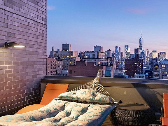 3rd image of 100 W 18th St Unit Penthouse A