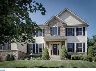 7 Surrey Ct, Mount Laurel, NJ 08054