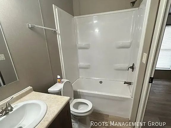 5th image of 2222 E 8th St Lot 136