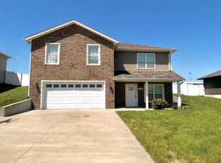 3876 Riley Ct, Jefferson City, MO 65109