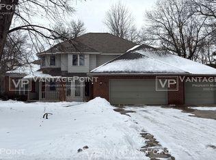 1482 Parkway Dr, Green Bay, WI 54304