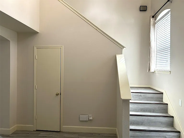 6005 Chatham Woods Dr — Photo 10