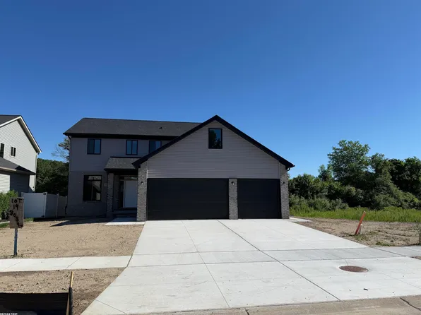 30343 Weathervane Woods Dr, New Haven, MI 48048
