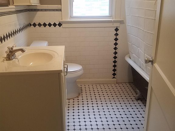 4th image of 1523 S Ash Ave