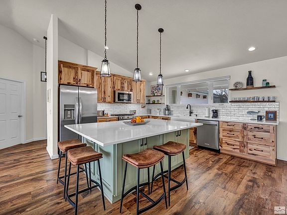 5th image of 38 Colony Estates Dr