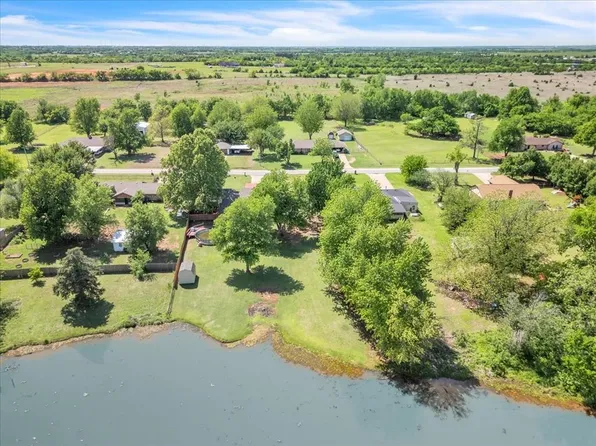 110 Pinewood Dr, Tuttle, OK 73089