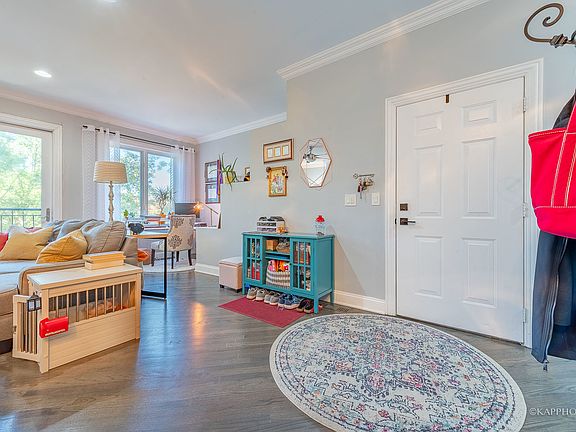 2nd image of 2229 W Washington Blvd Unit 2