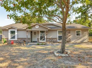 516 Lake Crest Pkwy, Azle, TX 76020