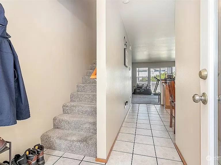 2296 James Cir #C — Photo 8