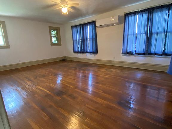 5th image of 1310 Cypress St