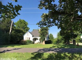 810 Eve St S, Mena, AR 71953