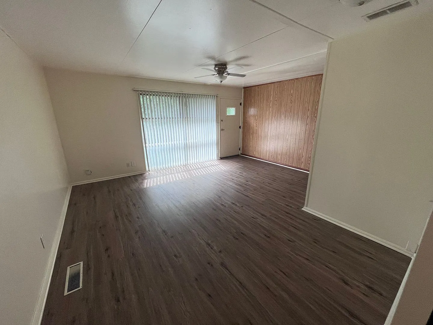 3 Bedroom 1 Bath Close to Campus — Photo 2