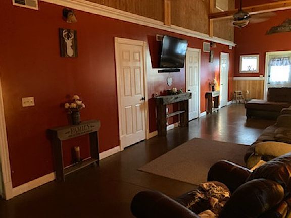 5th image of 407 Whippoorwill Ln