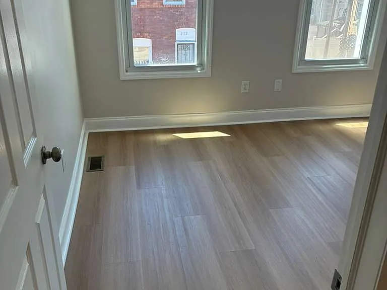 211 N Streeper St — Photo 14