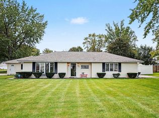 26284 Lake Dr, Elkhart, IN 46514