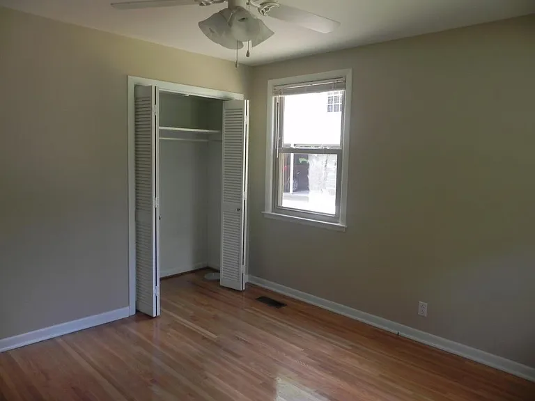 1725 Temple Ave — Photo 8