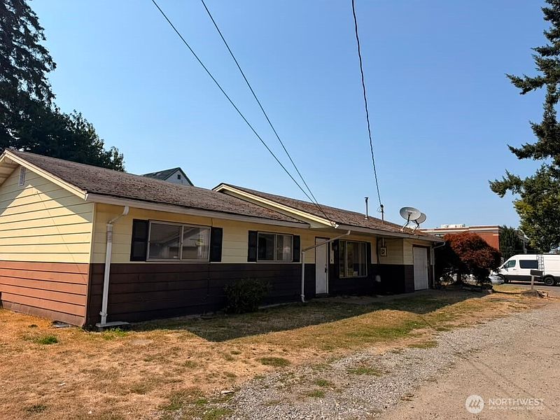 2nd image of 214 s 52nd Street