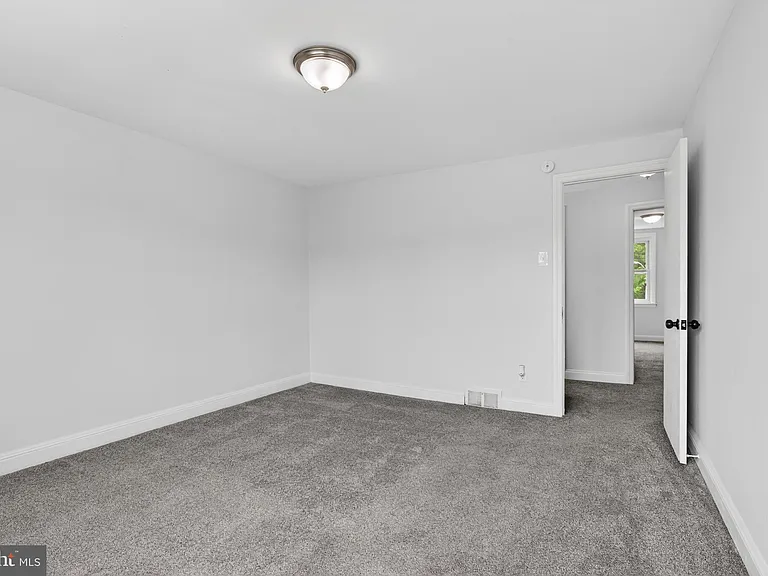 125 W 21st St — Photo 13