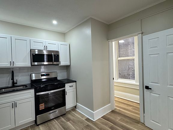 2nd image of 220 E Hanover St APT 1