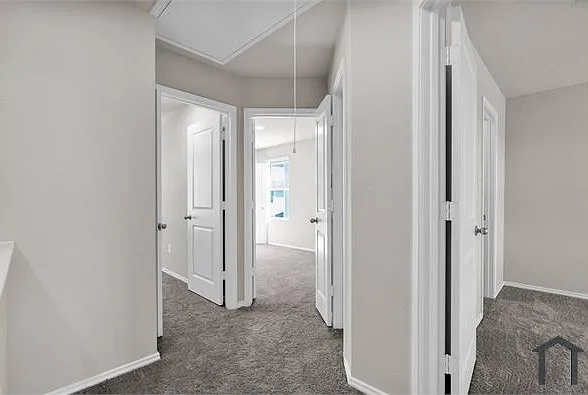 3 bed, $1,676 — Photo 3