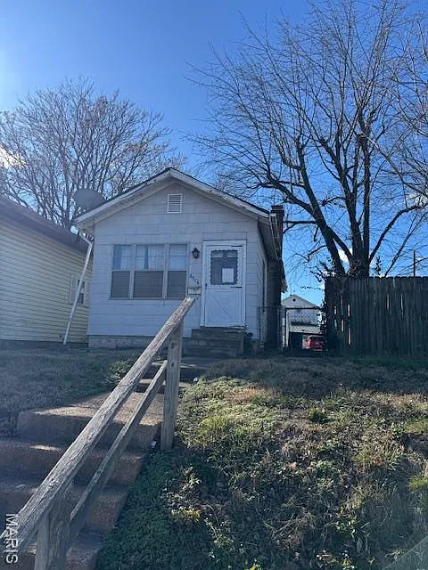 4956 Tiemann Ave photo 1