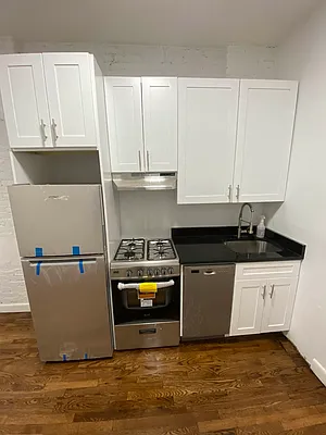 Rented by MOTION New York | media 6