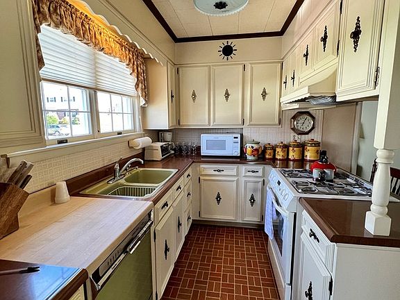 4th image of 117 Olive Avenue