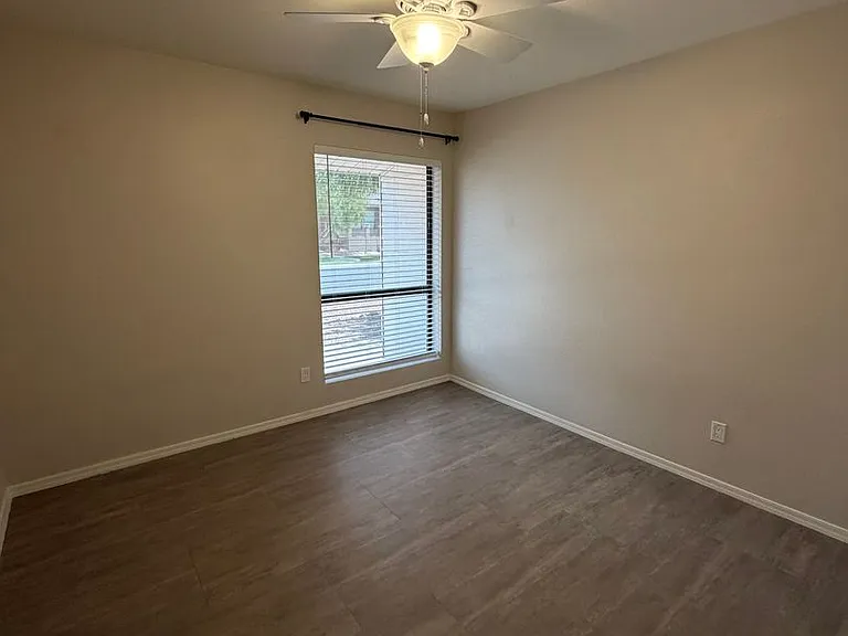 1716 E Redfield Rd — Photo 15