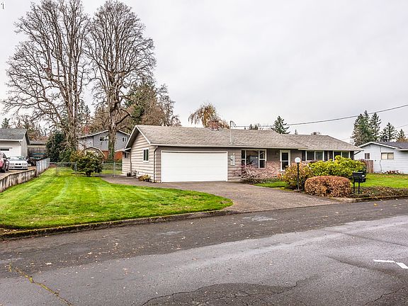 2nd image of 5129 SE La Mesa Way