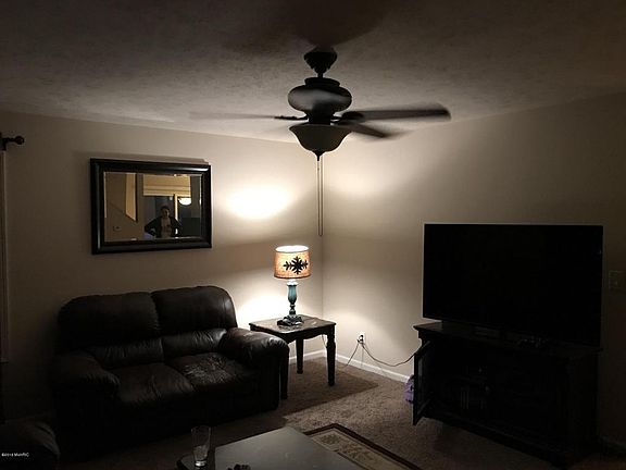 3rd image of 181 E Walton Ave
