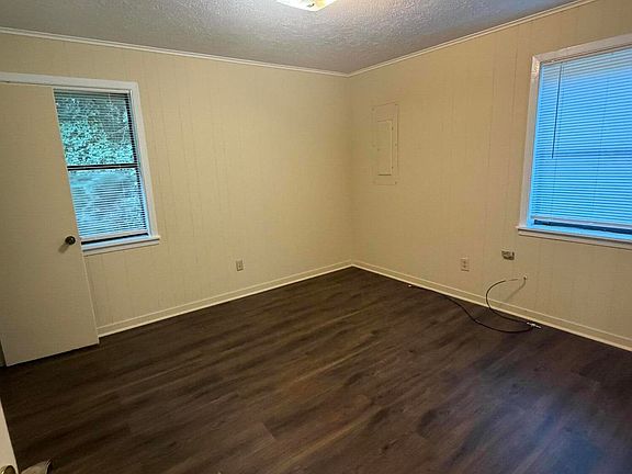 5th image of 75 Southridge Dr