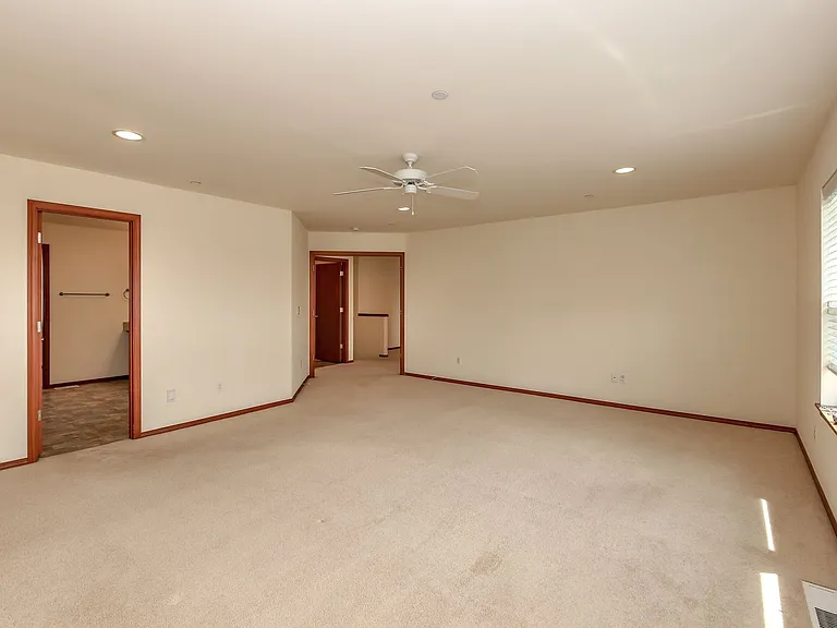 1187 Swan Loop — Photo 28