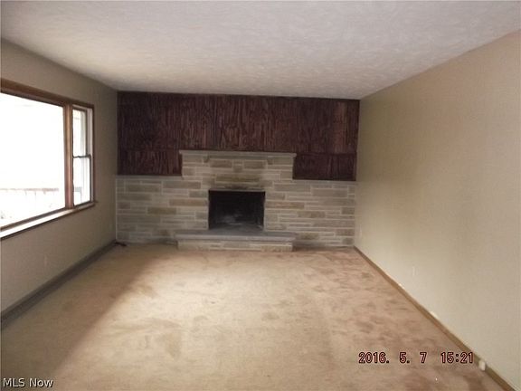 3rd image of 853 Pleasant Dr NW
