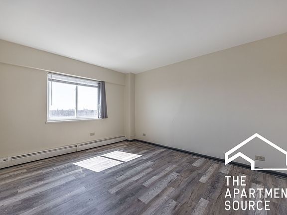 4th image of 1430 Chicago Ave #208