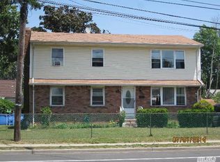 2174 Great Neck Rd, Copiague, NY 11726