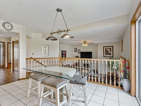 4th image of 18625 E Riverway Ave