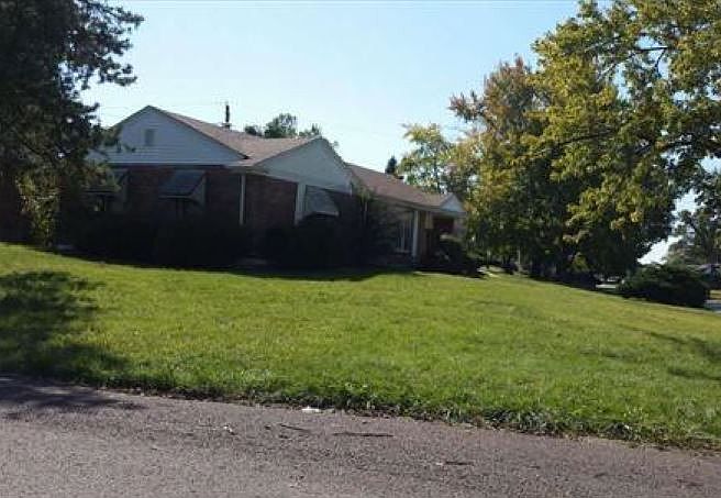 2nd image of 9440 Pickford Pl