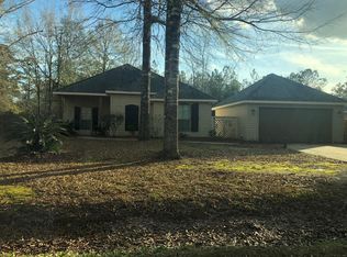 8 Dana St, Madisonville, LA 70447