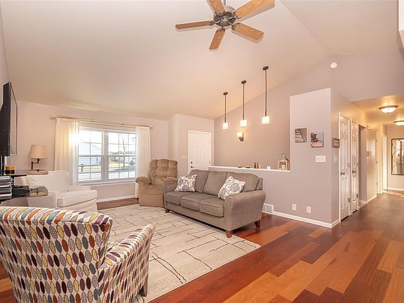 4th image of 3912 Winters Dr