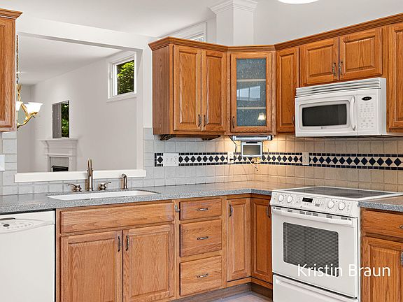 5th image of 3515 Seminole Woods Dr